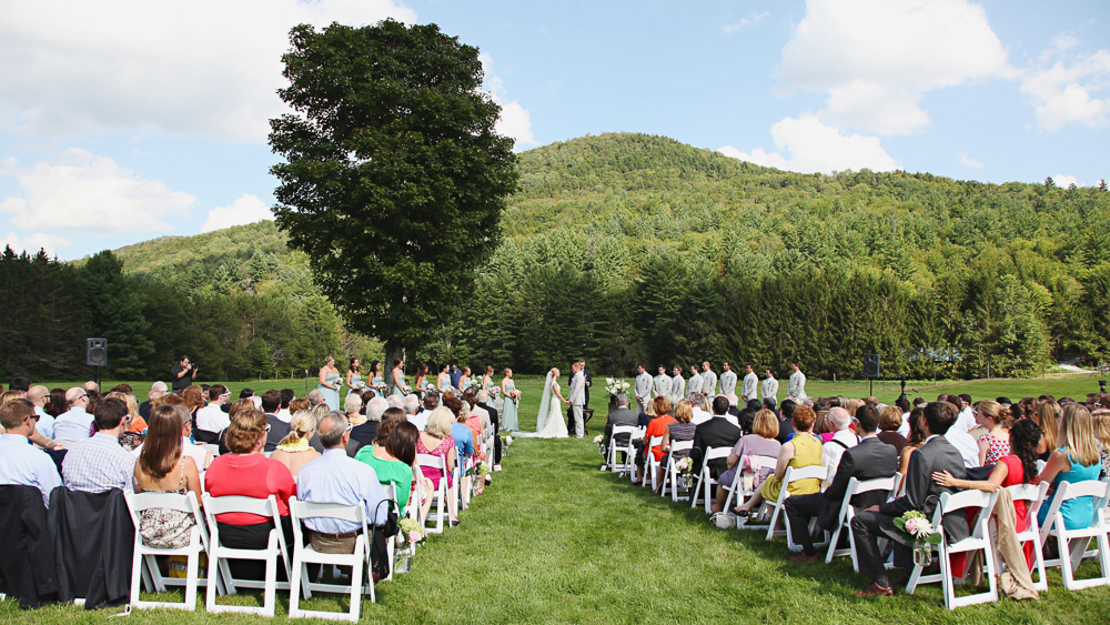 https://www.ottawaweddingmagazine.com/wp-content/uploads/2013/11/croninhill-hillarykerr-0121.jpg
