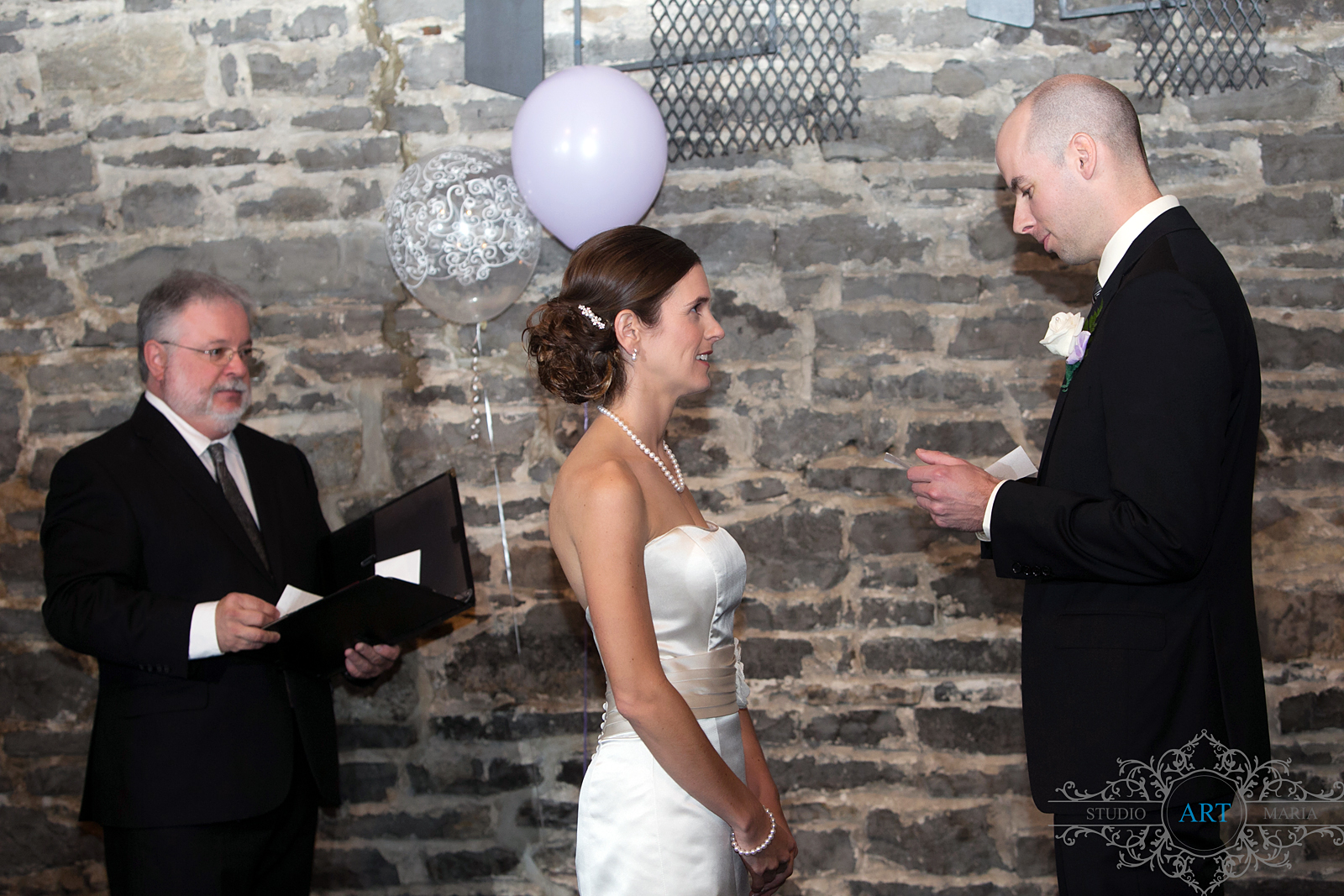 https://www.ottawaweddingmagazine.com/wp-content/uploads/2013/11/wedding-pictures-405.jpg