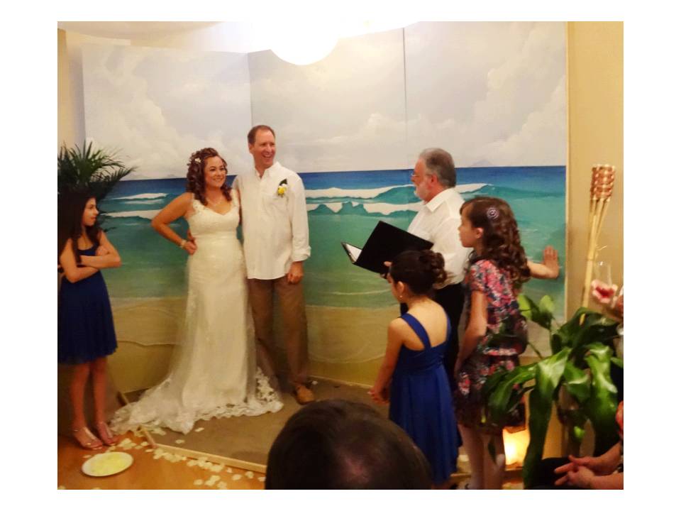 https://www.ottawaweddingmagazine.com/wp-content/uploads/2014/02/beach-wedding.jpg
