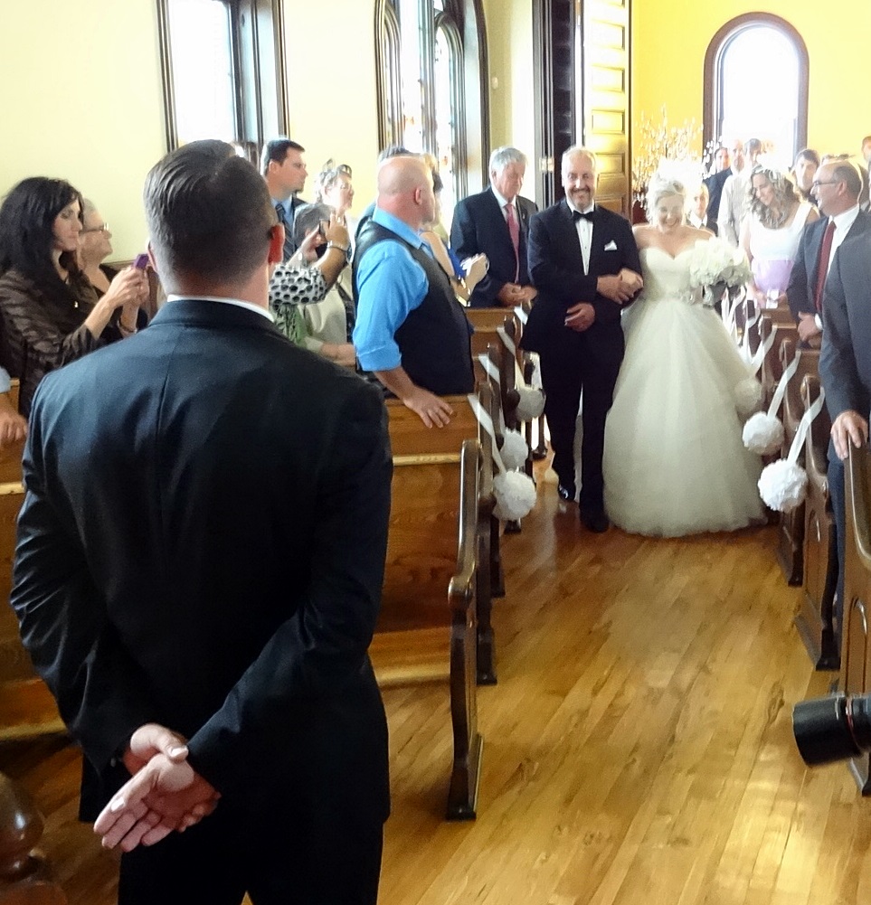 https://www.ottawaweddingmagazine.com/wp-content/uploads/2014/02/down-the-aisle.jpg