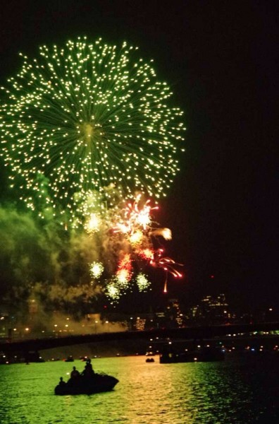 https://www.ottawaweddingmagazine.com/wp-content/uploads/2014/08/ms-fireworks3.jpg