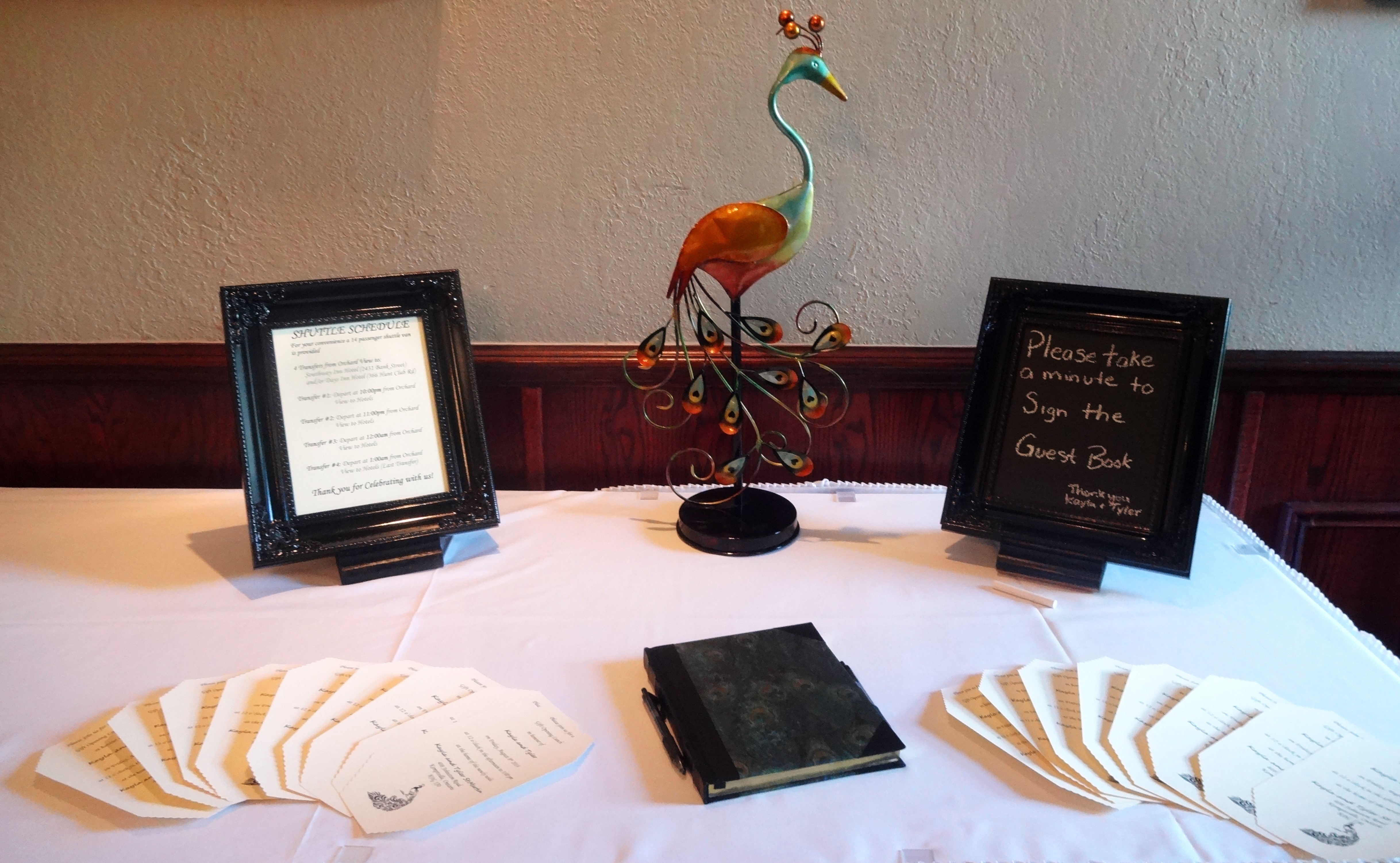 https://www.ottawaweddingmagazine.com/wp-content/uploads/2014/09/guest-book.jpg