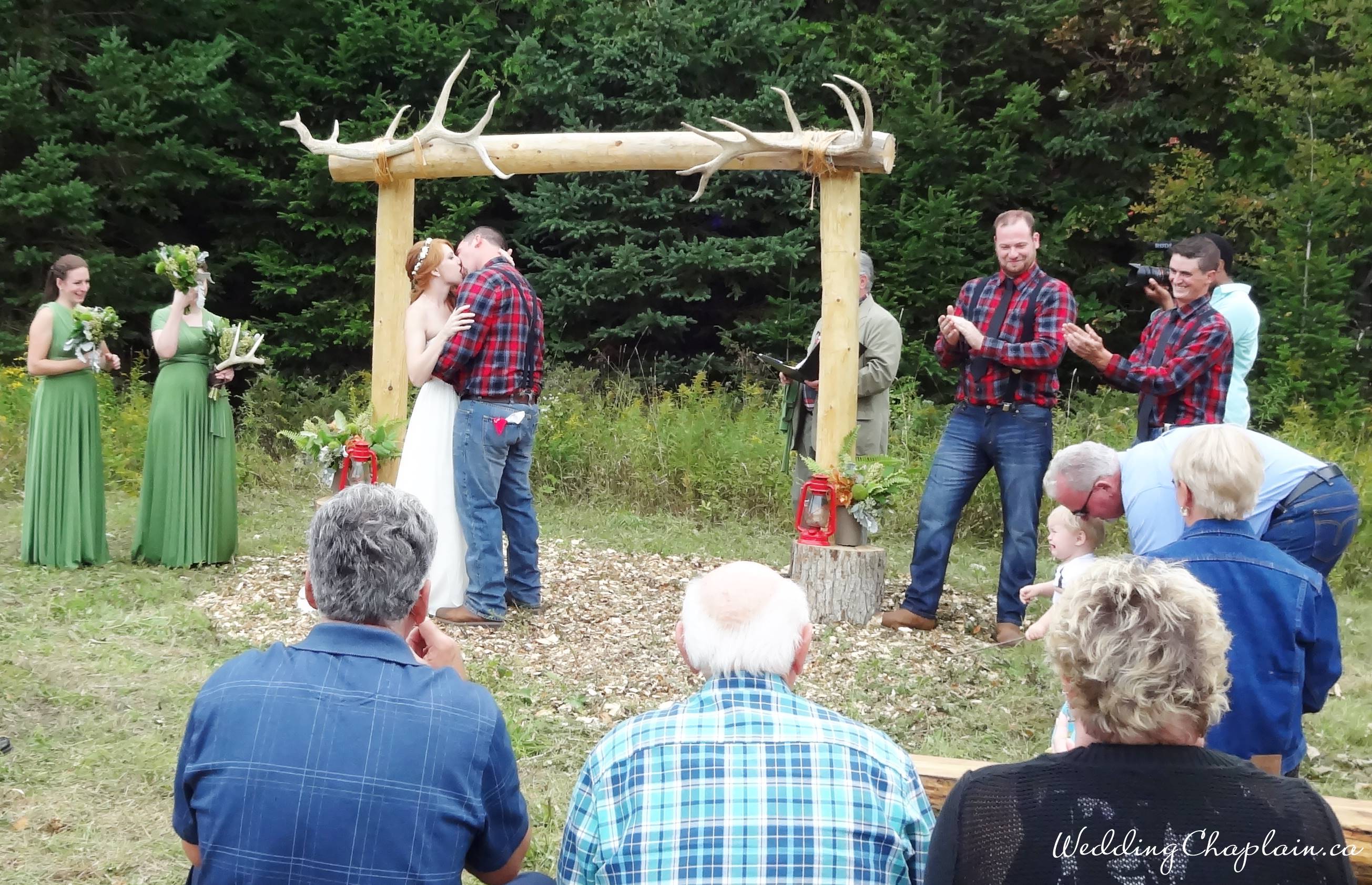 https://www.ottawaweddingmagazine.com/wp-content/uploads/2014/10/mj9.jpg