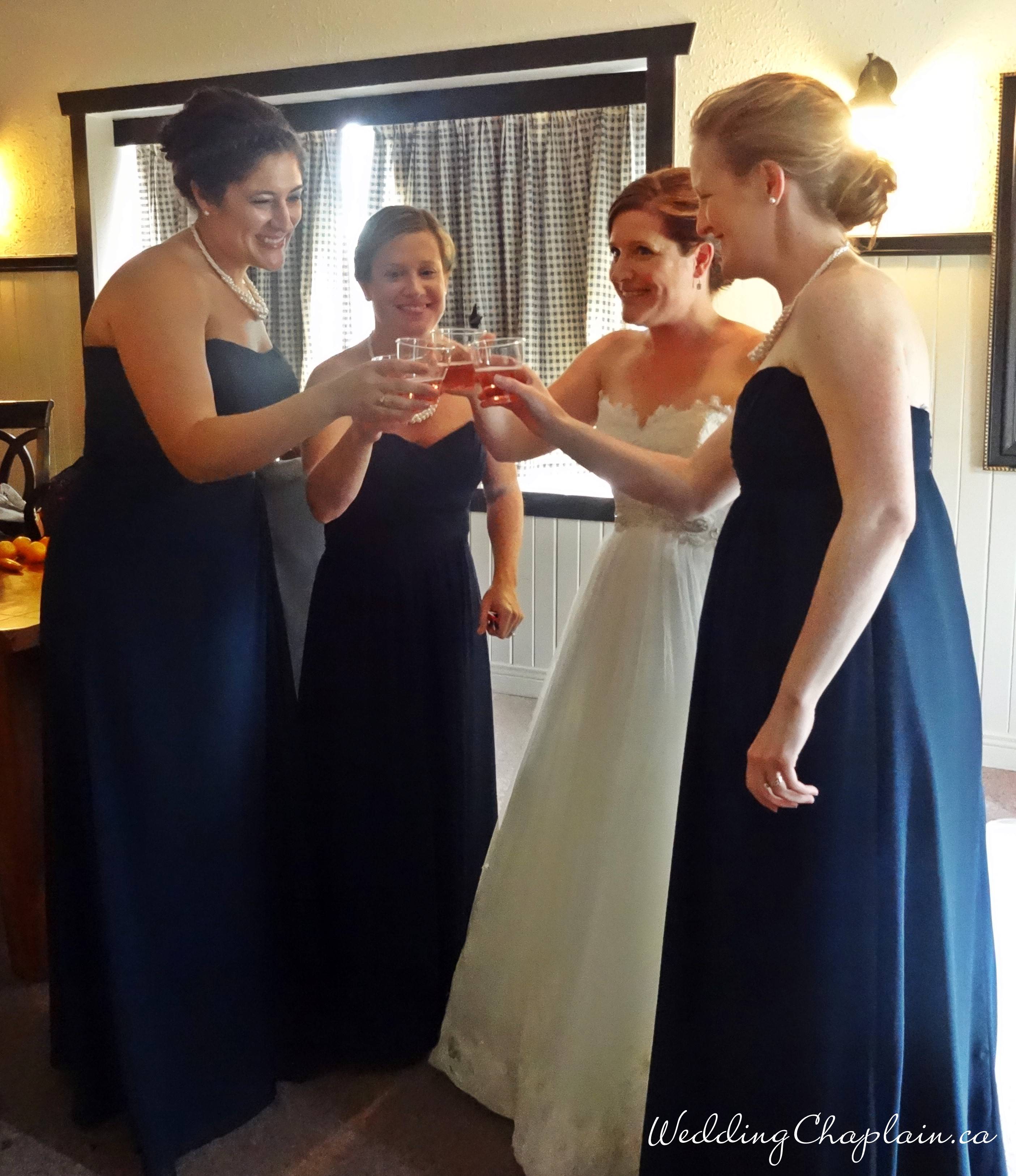 https://www.ottawaweddingmagazine.com/wp-content/uploads/2014/11/girls-toastwm.jpg