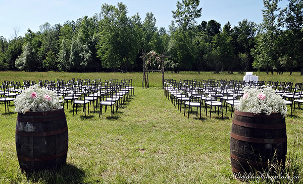 Country Chic Wedding Decor ceremony
