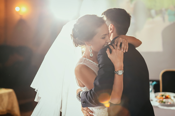 live-streaming your wedding